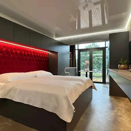 Spill Hotel apartamentowy Kaluža